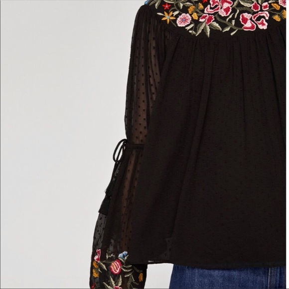 Abercrombie & Fitch black embroidered top - Picture 3 of 4